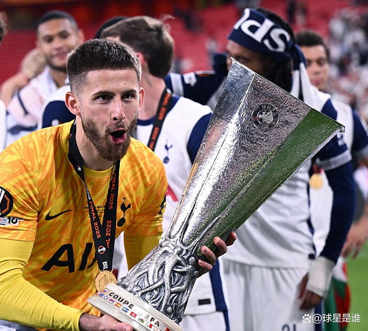 开云品牌-包含法国杯赛程吃紧,埃因霍温赛后遗憾出局,质疑声仍在,年轻球员得到机会的词条