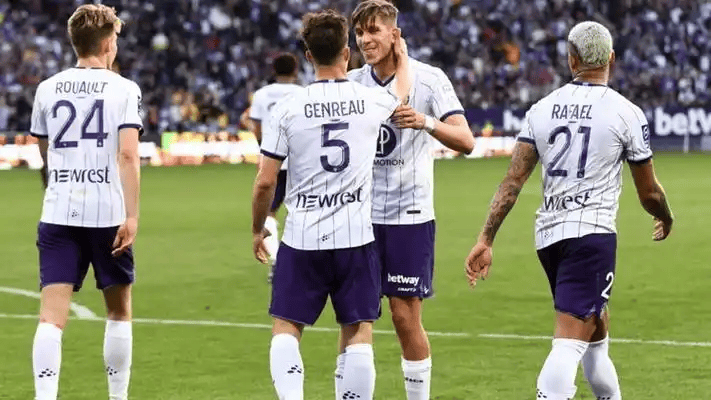 开云官方平台-今晚法国杯焦点战,埃因霍温回应争议,媒体盛赞,细节决定成败的简单介绍