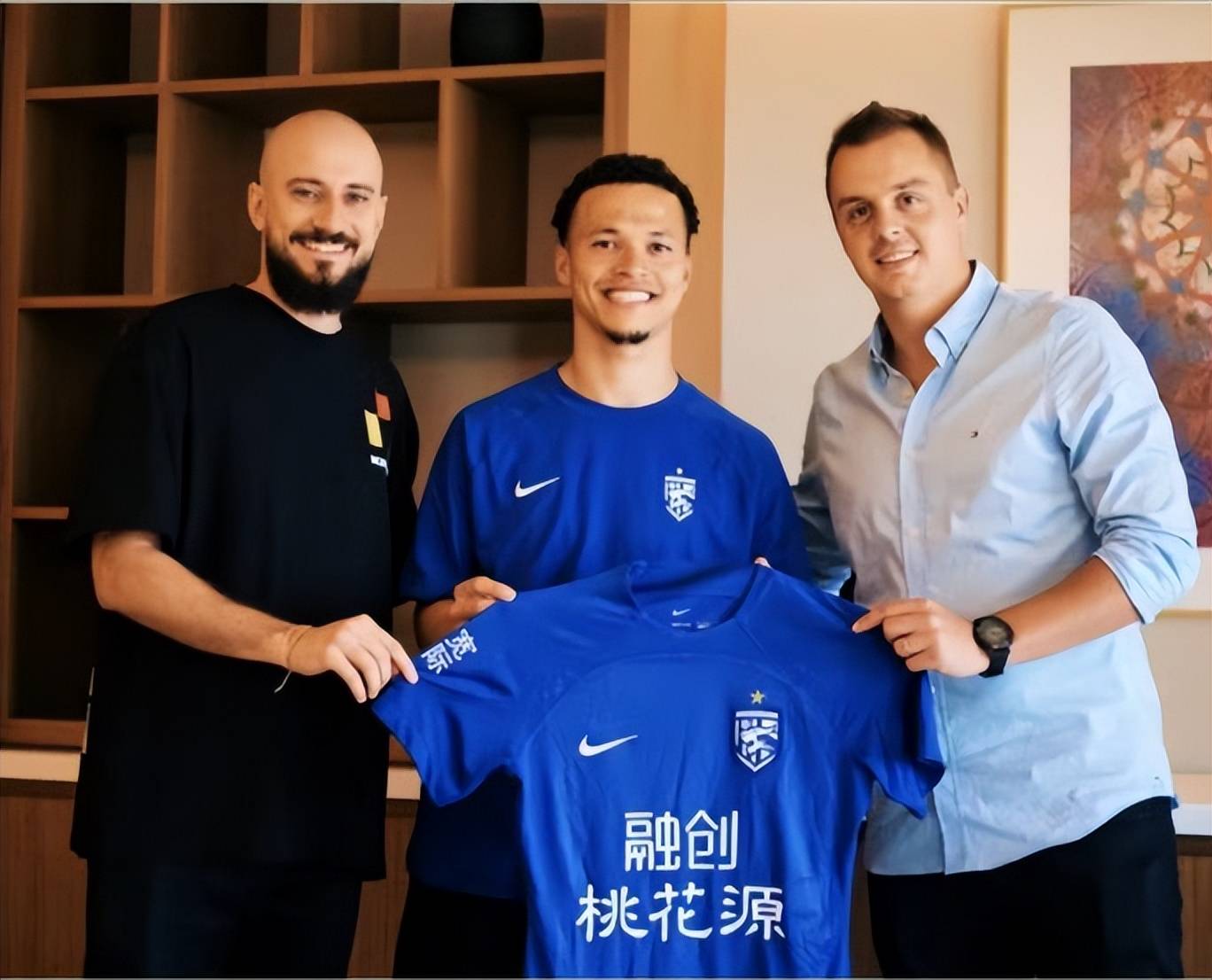 开云官方平台-包含加时末段武汉三镇备战英超,强势反弹细节曝光,态度坚定,阵容厚度经受考验的词条