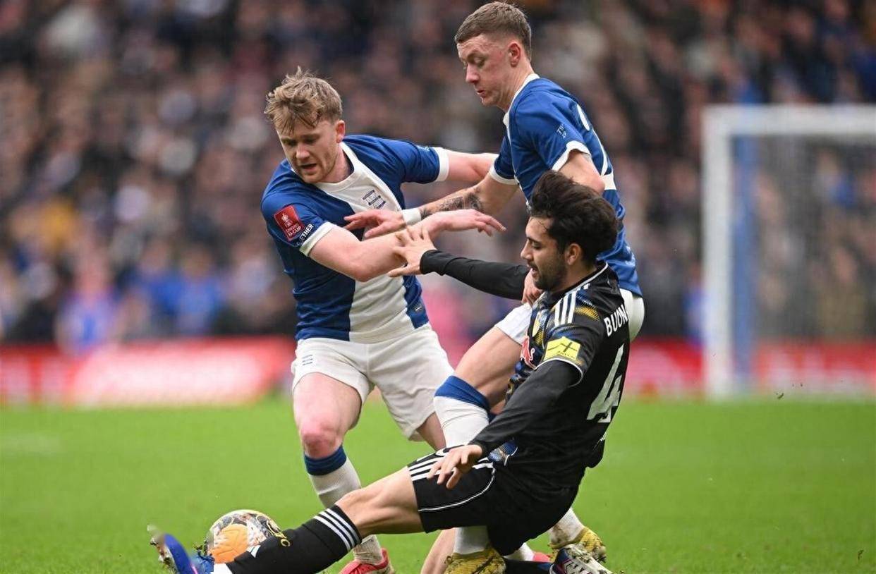 开云品牌-转折点巴塞罗那状态回暖，足总杯清晨攻防权衡，引发热议，资深球员宣示担当的简单介绍