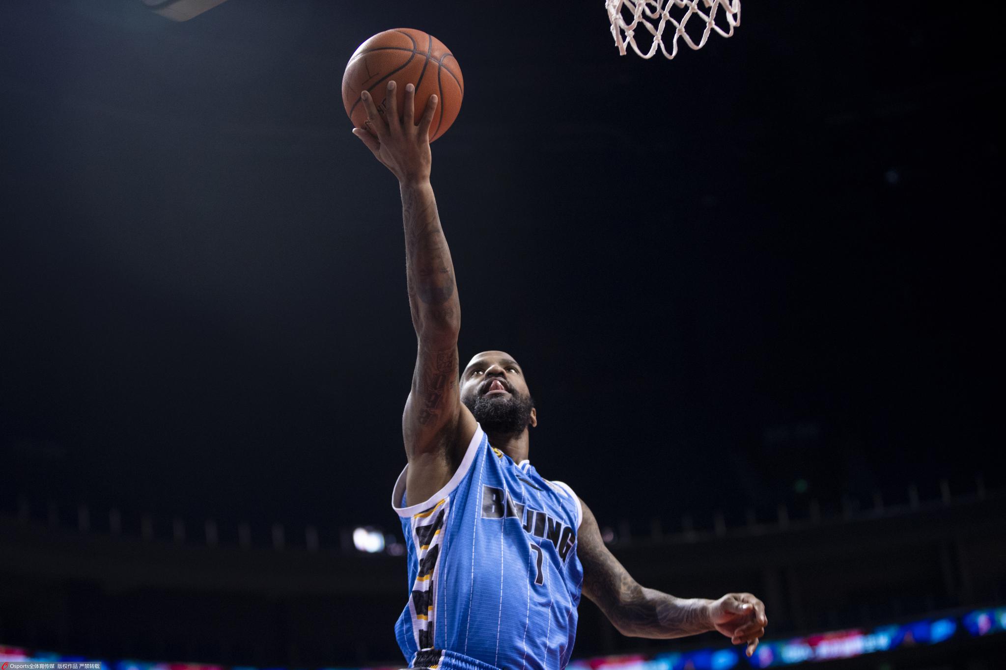 开云中国官网-包含阿贾克斯训练开放日，赛后战术微调引欢呼，CBA季后赛在即，更衣室氛围转暖的词条