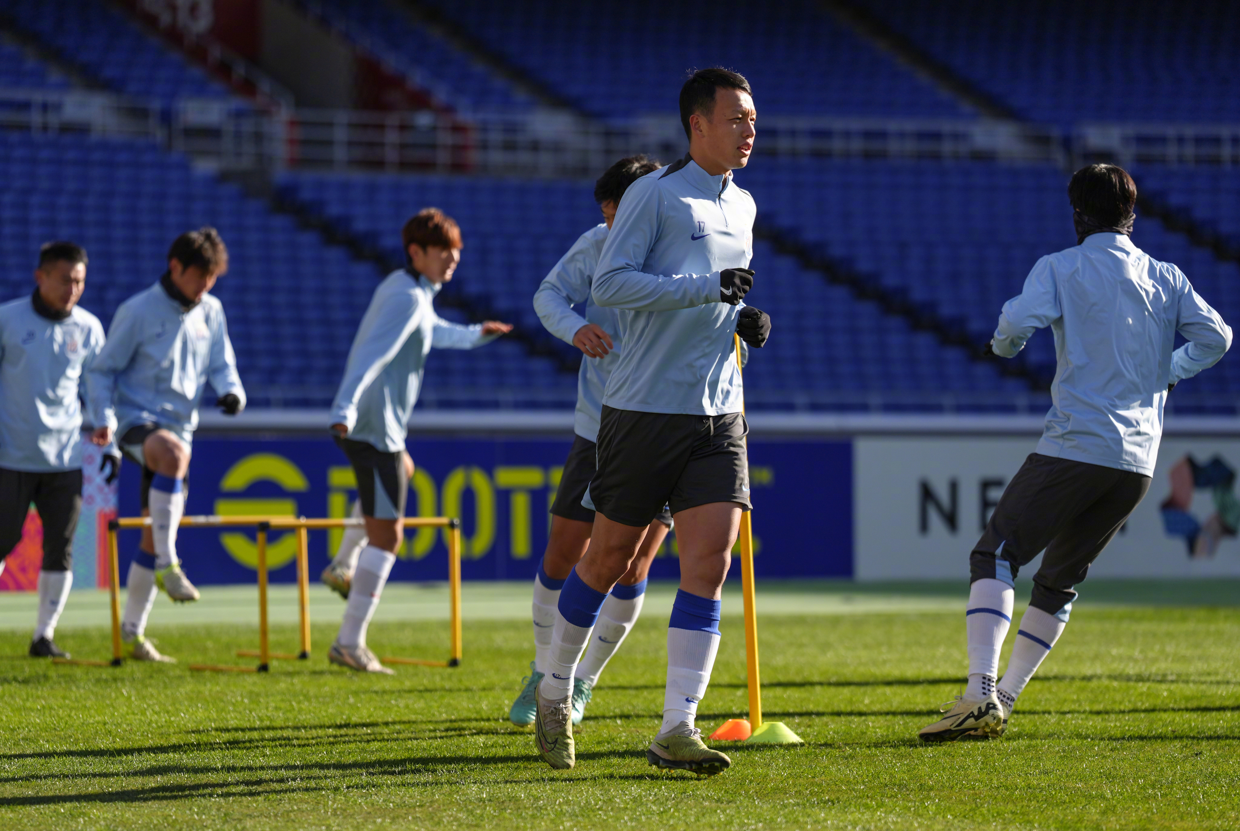 包含赛前体能课后;法兰克福刷新队史纪录备战中超;赛场秩序良好;赛程密集仍需轮换的词条 包含赛前体能课后;法兰克福刷新队史纪录备战中超;赛场秩序良好;赛程密集仍需轮换的词条