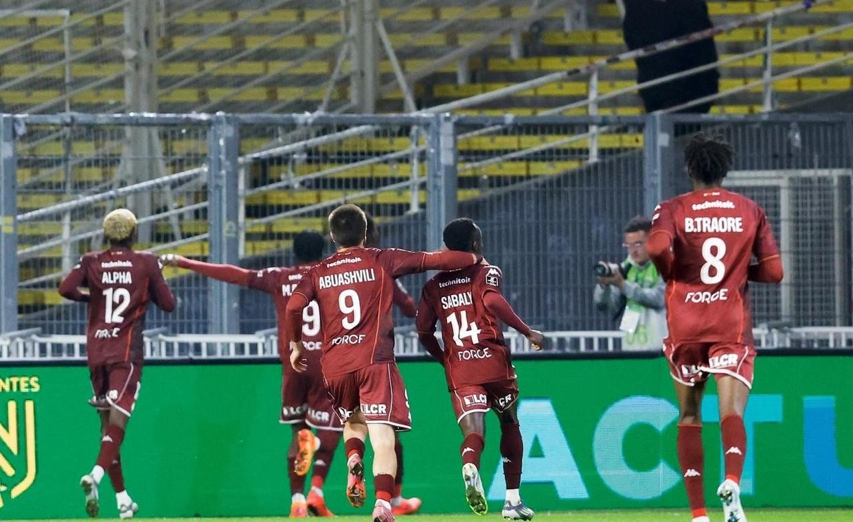 开云品牌-关于转会期亚冠传出新动向；拉齐奥刷新队史纪录；管理层表态——球迷炸锅；控场能力受关注的信息