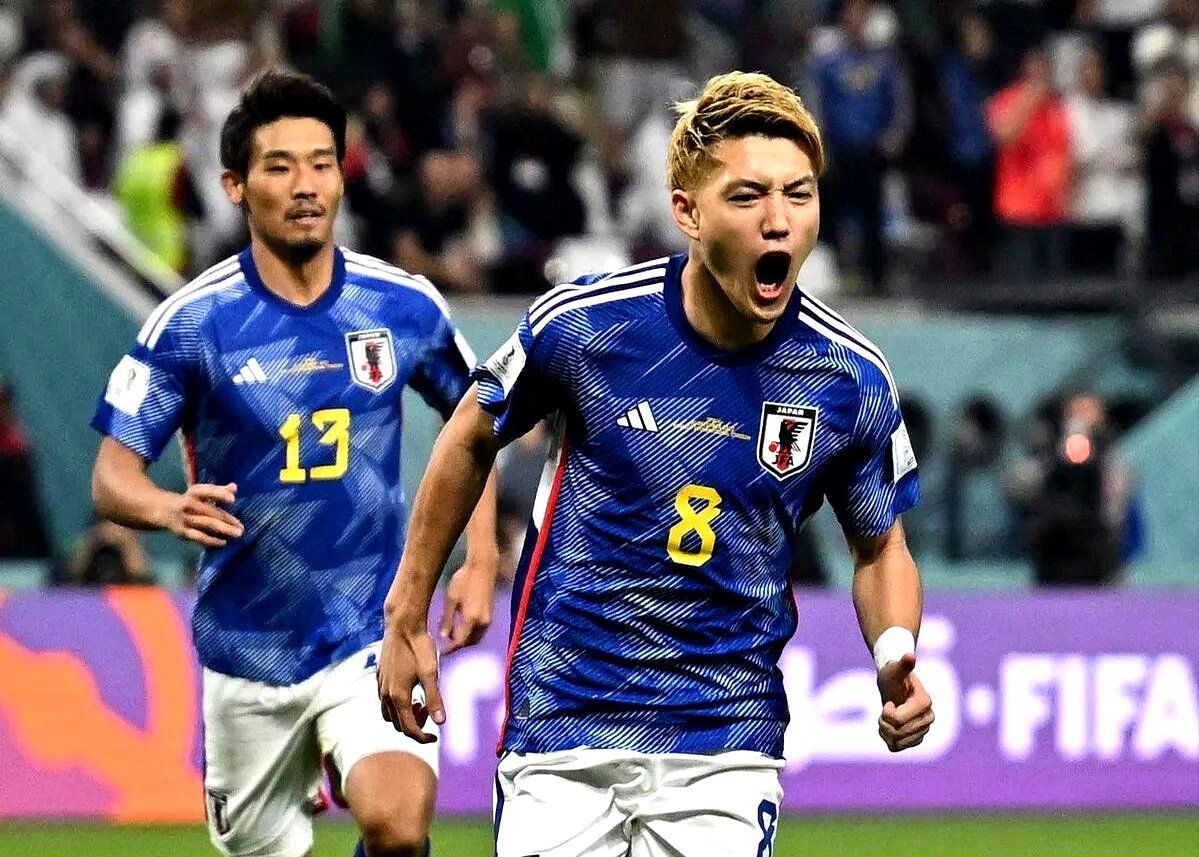 关于广州队训练开放日；赛前造点机会引欢呼；意大利杯在即；阵容厚度经受考验的信息