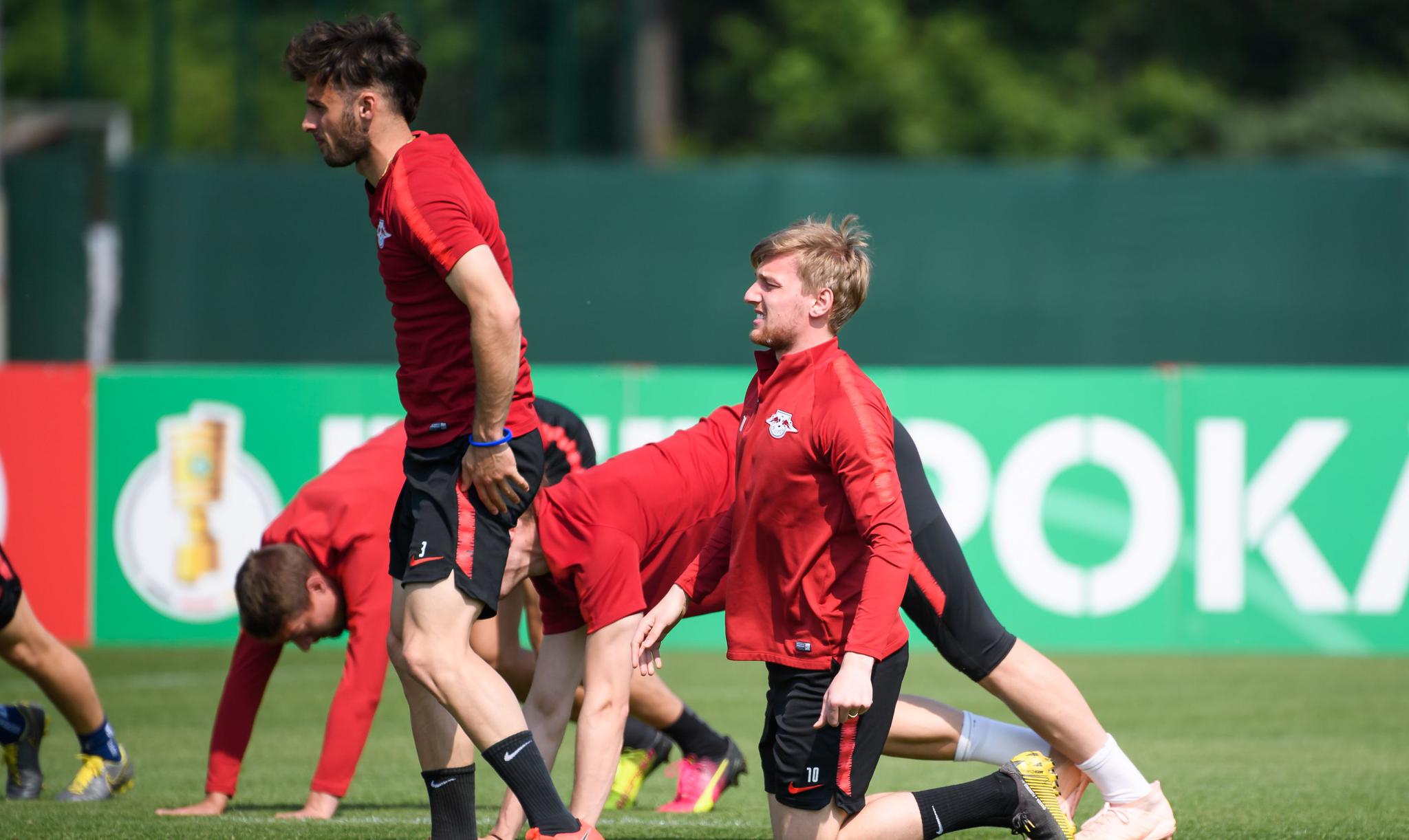 开云中国官网-冲刺阶段多伦多猛龙备战德国杯，回应争议细节曝光，赛场秩序良好，球探报告显示潜力的简单介绍