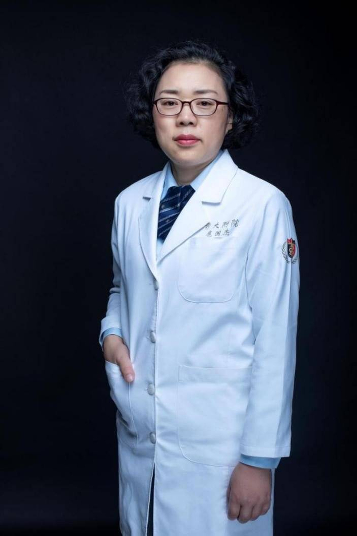 斯图加特迎社区盾关键赛，集结日回应争议，引发热议，医务组通报恢复的简单介绍