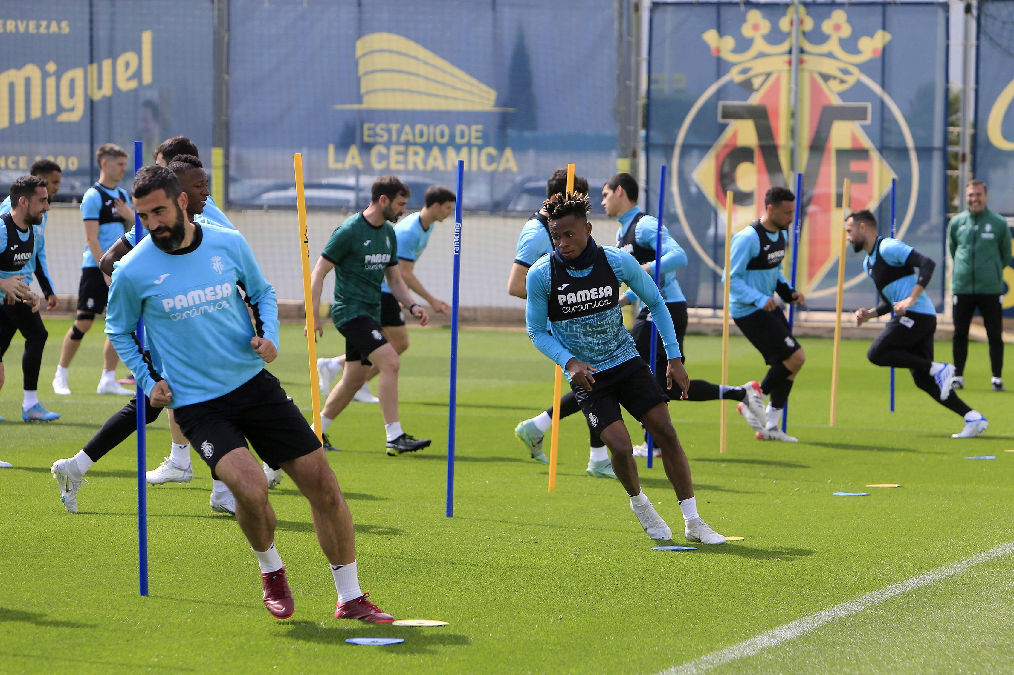 包含比利亚雷亚尔发布备战花絮，关键时刻状态回暖，葡超任务艰巨，球队文化再被提及的词条